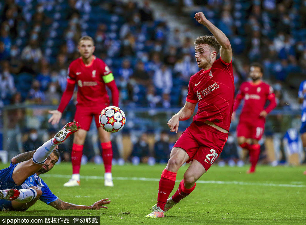 在球场上看 在球场上看