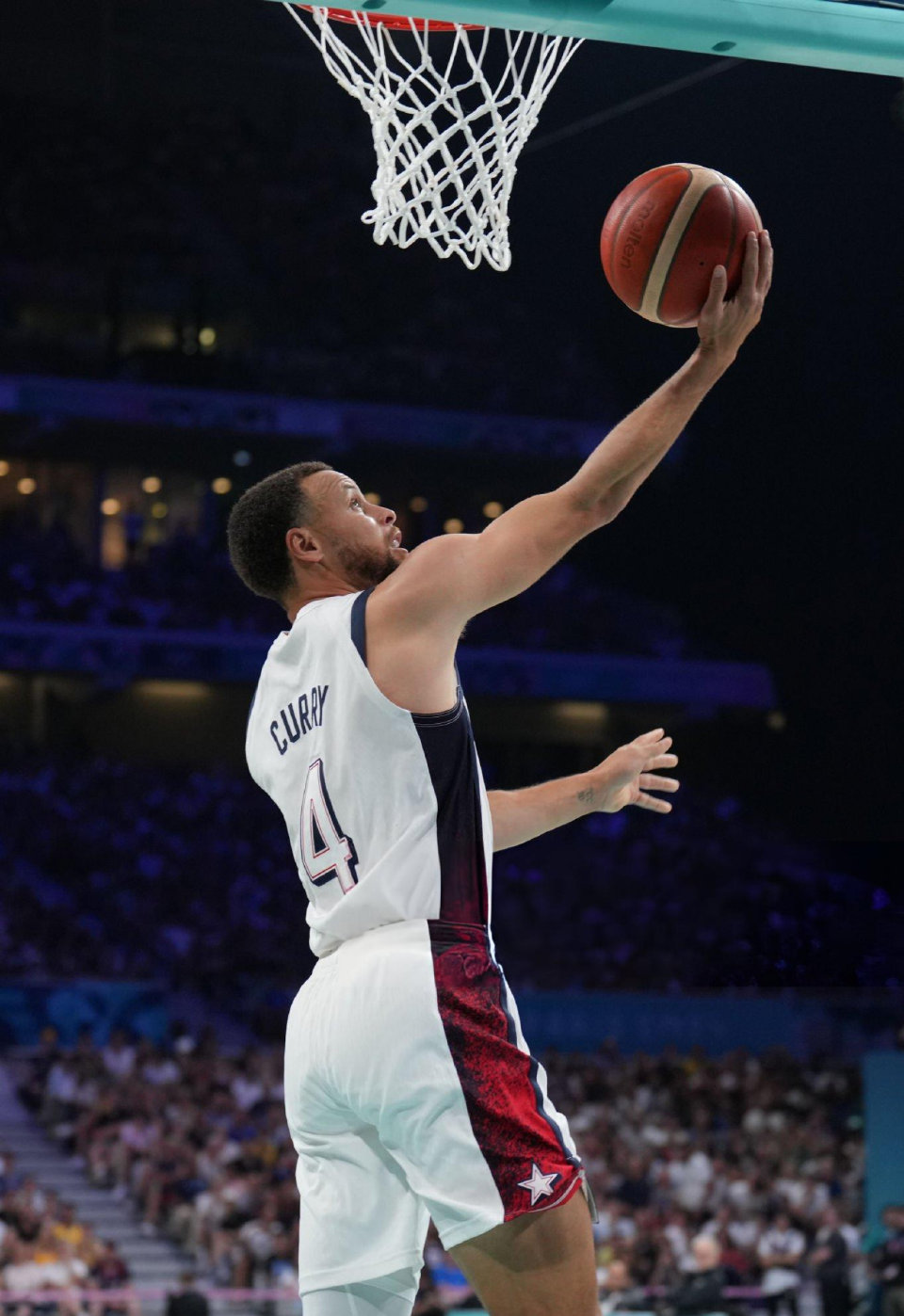 他在篮下的 他在篮下的