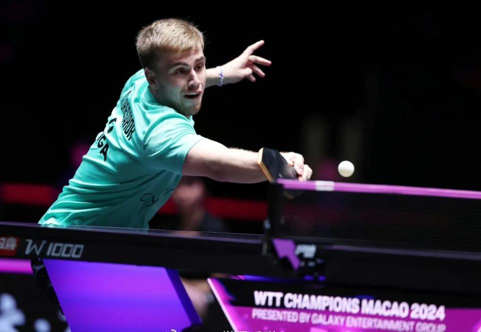 他被任命为 他被任命为