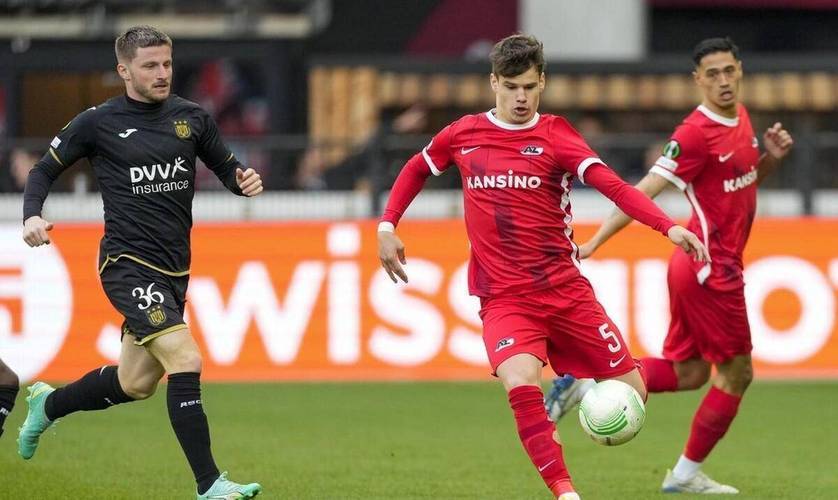 半空间前腰 半空间前腰